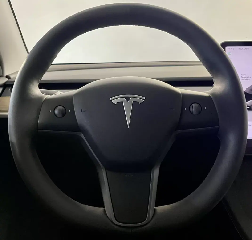 Tesla Model Y 2024 - 38500 EUR, 68000 km - AUTO.MOTO.pt - 68000km - foto 12 de 43