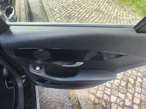 Mercedes-Benz C 200 2017 - 18980 EUR, 136500 km - AUTO.MOTO.pt - 136500km - foto 15 de 40
