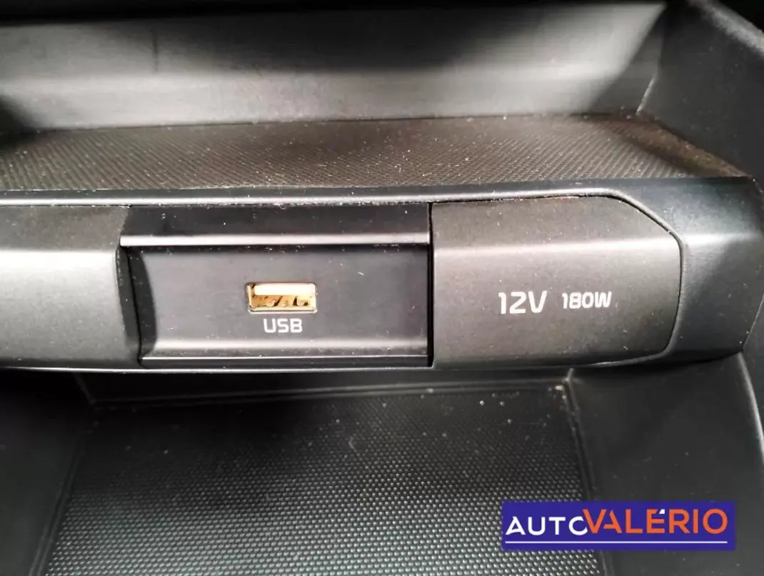 Kia Rio 2021 - 14450 EUR, 70980 km - AUTO.MOTO.pt - 70980km - foto 24 de 32