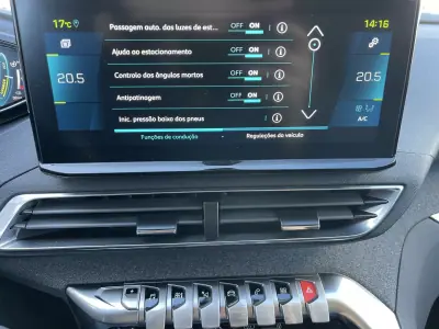 Peugeot 3008 2021 - 23990 EUR, 89615 km - AUTO.MOTO.pt - 89615km - foto 20 de 28