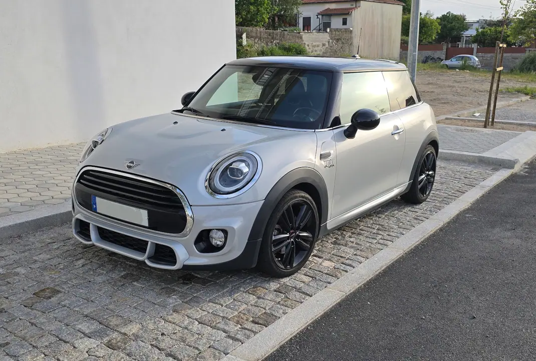 MINI Cooper 2019 - 15999 EUR, 105000 km - AUTO.MOTO.pt - 105000km - foto 1 de 15