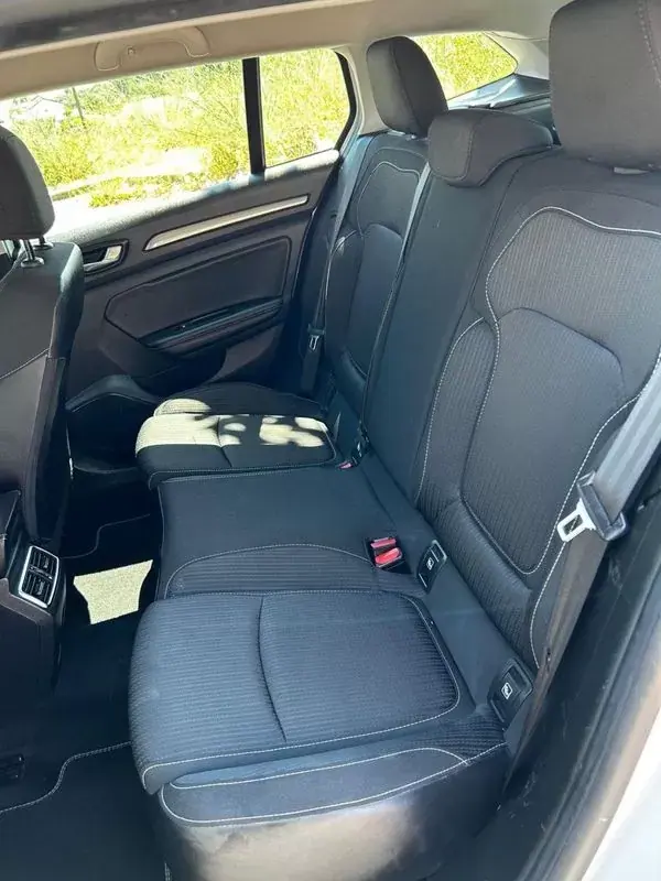 Renault Mégane 2019 - 14250 EUR, 135000 km - AUTO.MOTO.pt - 135000km - foto 13 de 39