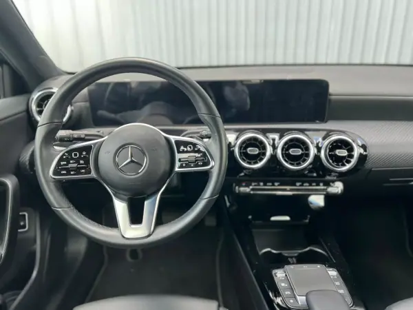 Mercedes-Benz A 250e 2022 - 28750 EUR, 42690 km - AUTO.MOTO.pt - 42690km - foto 8 de 20