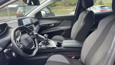 Peugeot 3008 2021 - 21800 EUR, 67000 km - AUTO.MOTO.pt - 67000km - foto 26 de 27