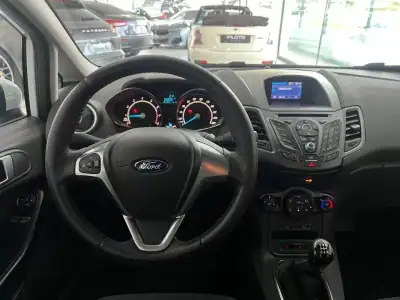 Ford Fiesta 2015 - 9990 EUR, 126498 km - AUTO.MOTO.pt - 126498km - foto 11 de 23