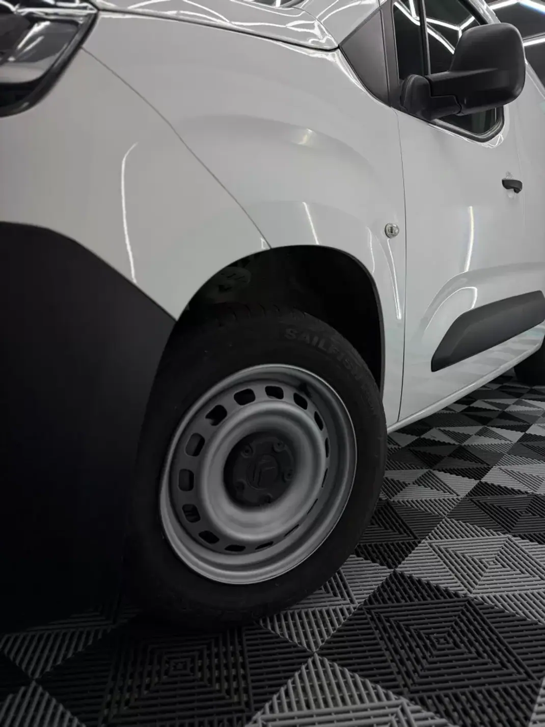 Citroën Berlingo 2019 - 11000 EUR, 128000 km - 128000km - foto 3 de 17