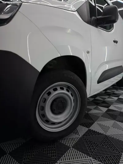 Citroën 2019 - 11000 EUR, 128000 km - AUTO.MOTO.pt - 128000km - foto 3 de 17