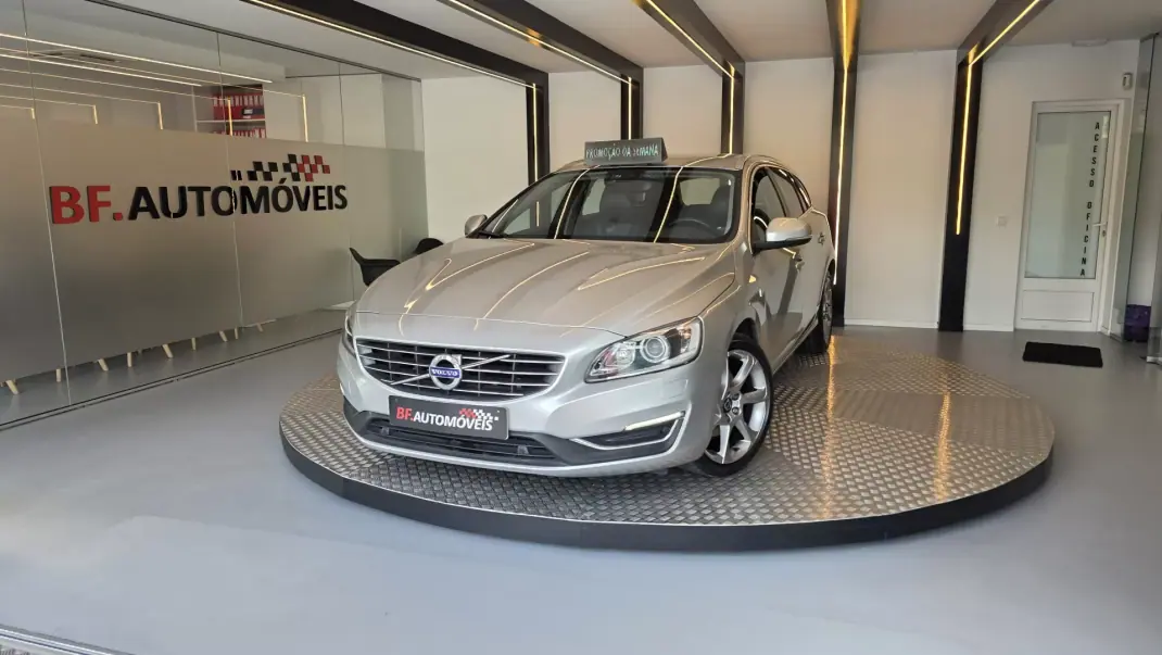 Volvo V60 2015 - 11900 EUR, 314478 km - AUTO.MOTO.pt - 314478km - foto 13 de 60