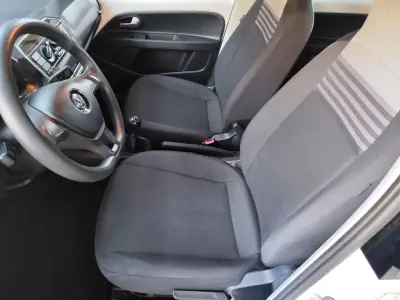 Volkswagen Up! 2019 - 9990 EUR, 117140 km - AUTO.MOTO.pt - 117140km - foto 6 de 9
