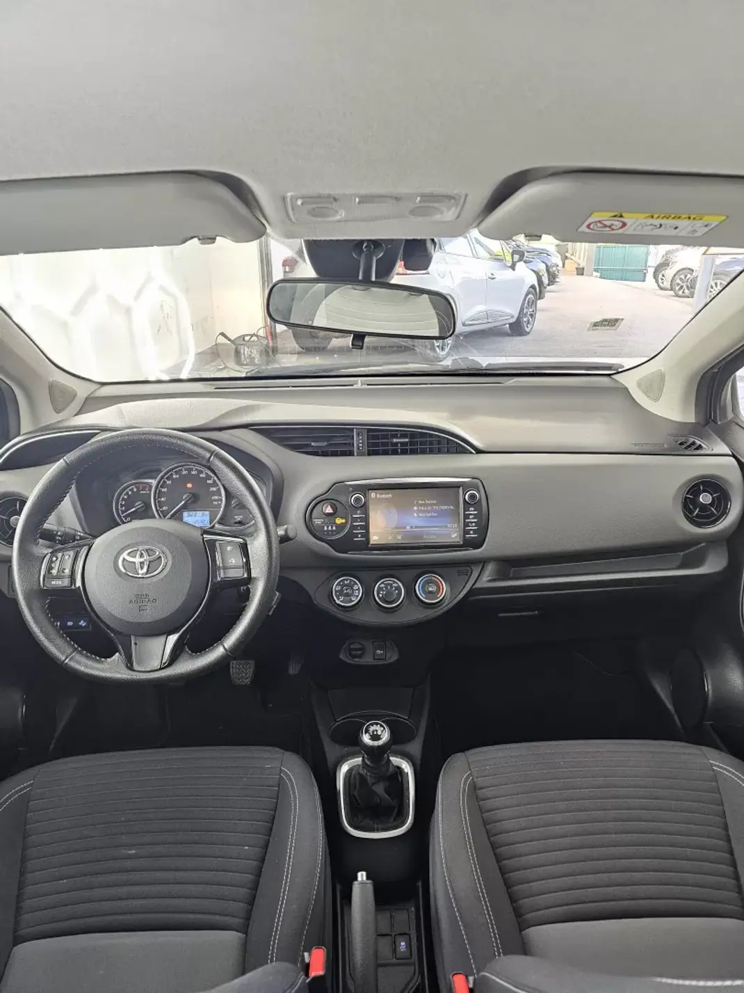 Toyota Yaris 2019 - 13650 EUR, 135421 km - AUTO.MOTO.pt - 135421km - foto 28 de 37
