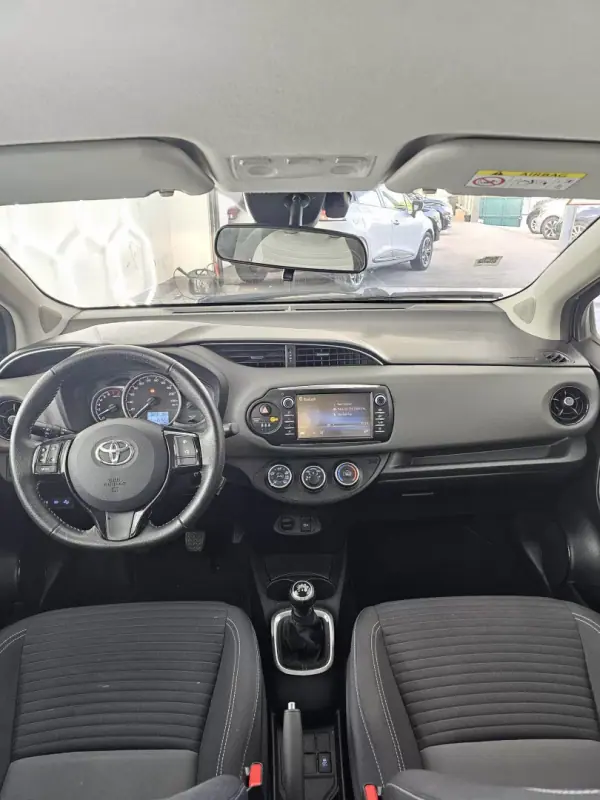 Toyota Yaris 2019 - 13650 EUR, 135421 km - AUTO.MOTO.pt - 135421km - foto 28 de 37