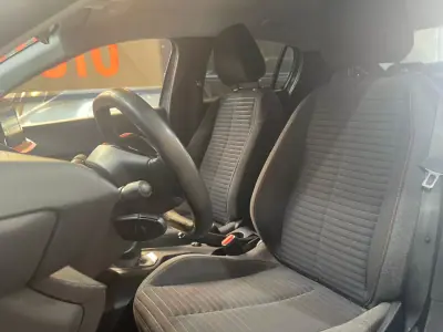 Peugeot 208 2023 - 14900 EUR, 44000 km - AUTO.MOTO.pt - 44000km - foto 30 de 47