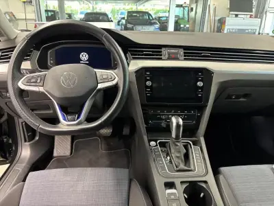 Volkswagen Passat Variant 2022 - 23990 EUR, 61894 km - foto 5 de 10