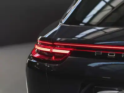 Porsche Panamera Sport Turismo 2019 - 69990 EUR, 80000 km - AUTO.MOTO.pt - 80000km - foto 11 de 23