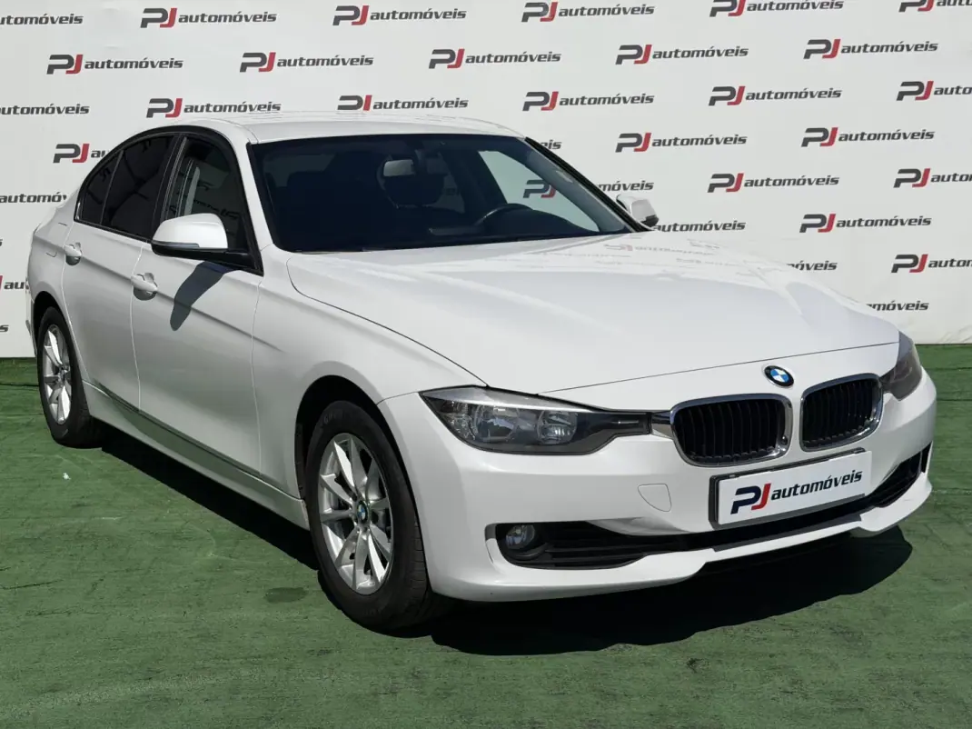BMW 318 2013 - 13500 EUR, 239000 km - AUTO.MOTO.pt - 239000km - foto 4 de 22