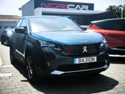 Peugeot 3008 2023 - 26950 EUR, 20280 km - AUTO.MOTO.pt - 20280km - foto 1 de 8