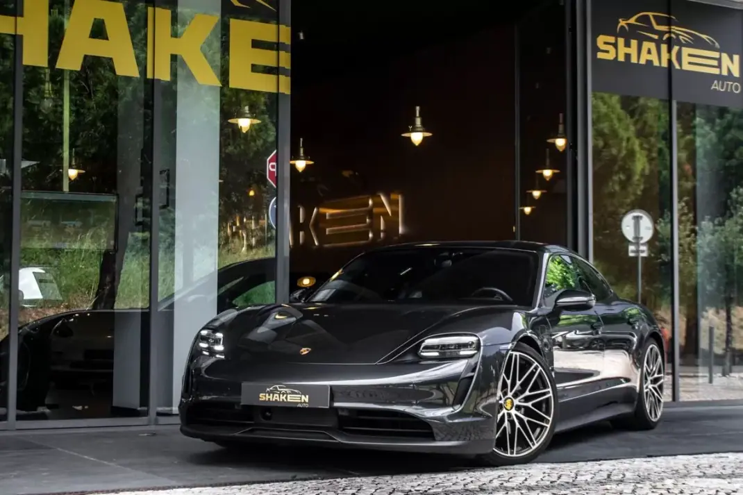 Porsche Taycan 2021 - 59890 EUR, 67644 km - AUTO.MOTO.pt - 67644km - foto 1 de 50