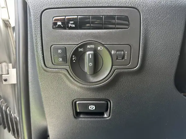 Mercedes-Benz Vito Tourer 2016 - 24900 EUR, 286000 km - AUTO.MOTO.pt - 286000km - foto 23 de 54