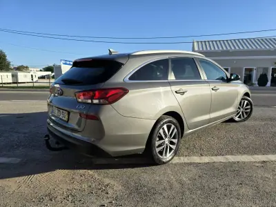 Hyundai i30 SW 2019 - 13950 EUR, 152167 km - AUTO.MOTO.pt - 152167km - foto 2 de 10