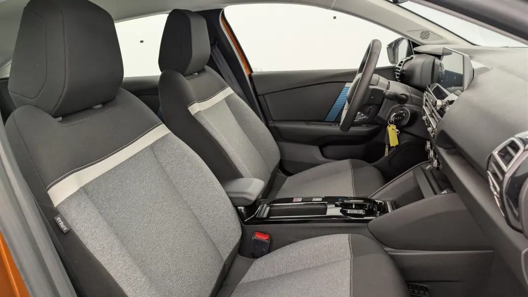 Citroën e-C4 2022 - 18990 EUR, 16000 km - AUTO.MOTO.pt - 16000km - foto 12 de 15