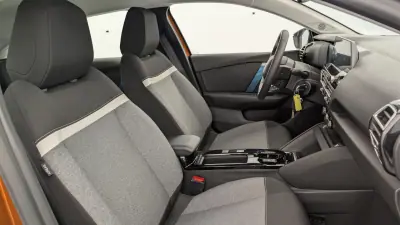 Citroën e-C4 2022 - 18990 EUR, 16000 km - AUTO.MOTO.pt - 16000km - foto 12 de 15