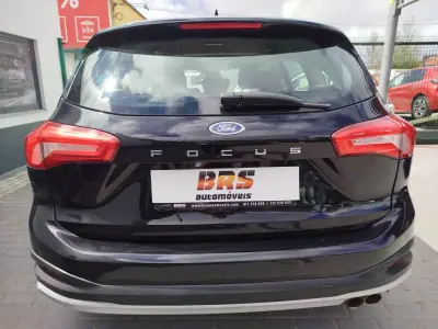Ford Focus SW 2021 - 17950 EUR, 80831 km - AUTO.MOTO.pt - 80831km - foto 3 de 19