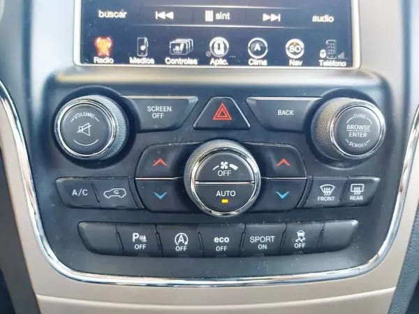 Jeep Grand Cherokee 2016 - 34950 EUR, 135350 km - AUTO.MOTO.pt - 135350km - foto 43 de 60