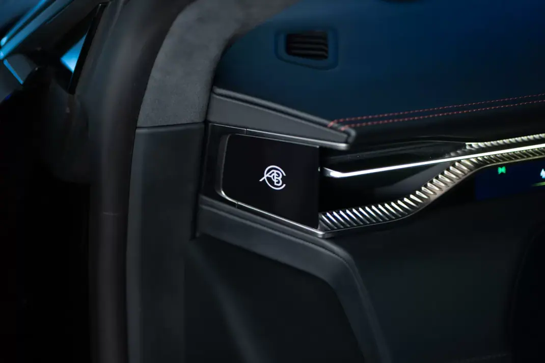 Lotus Eletre 2023 - 110000 EUR, 34626 km - AUTO.MOTO.pt - 34626km - foto 20 de 32