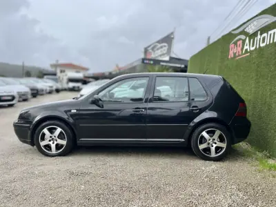Volkswagen Golf 2002 - 5900 EUR, 257000 km - AUTO.MOTO.pt - 257000km - foto 5 de 21