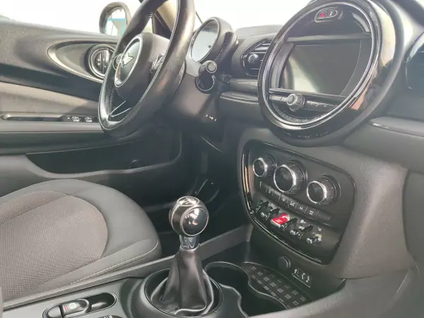 MINI Clubman 2017 - 14790 EUR, 212000 km - AUTO.MOTO.pt - 212000km - foto 16 de 21