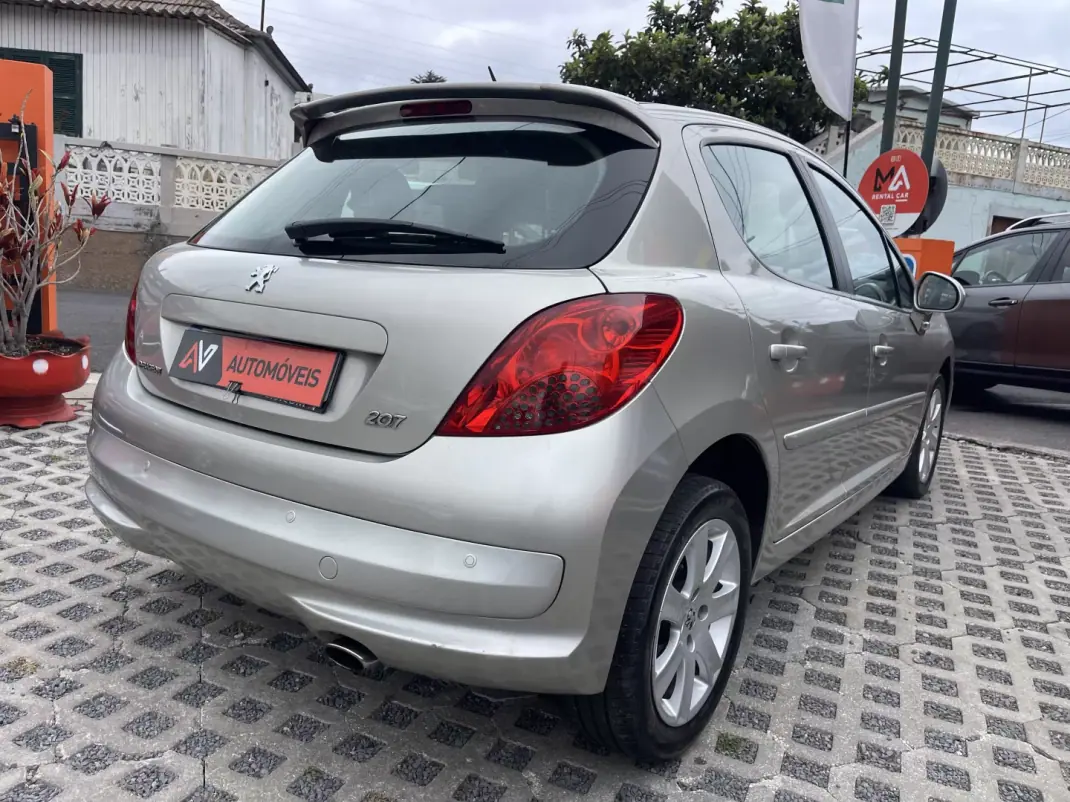 Peugeot 207 2006 - 4950 EUR, 248861 km - AUTO.MOTO.pt - 248861km - foto 7 de 12