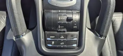 Porsche Cayenne 2010 - 25000 EUR, 254000 km - AUTO.MOTO.pt - 254000km - foto 14 de 31
