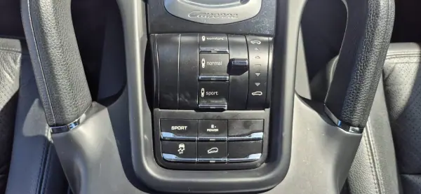 Porsche Cayenne 2010 - 25000 EUR, 254000 km - AUTO.MOTO.pt - 254000km - foto 14 de 31
