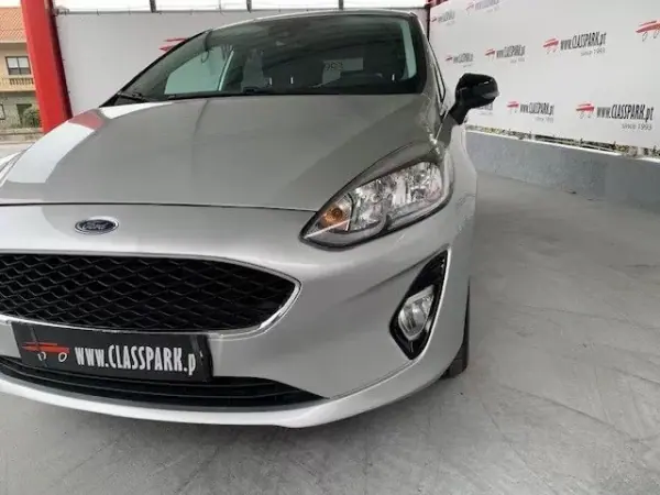 Ford Fiesta 2018 - 12500 EUR, 180000 km - AUTO.MOTO.pt - 180000km - foto 3 de 16