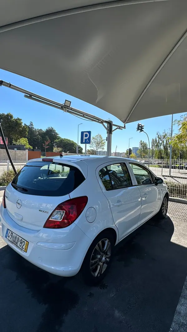 Opel Corsa 1.3 CDTI DPF EcoFLEX S&S Innovation 2010 Diesel — 249 000 km · Porto Opel Corsa 1.3 CDTI DPF EcoFLEX S&S Innovation 2010 Diesel