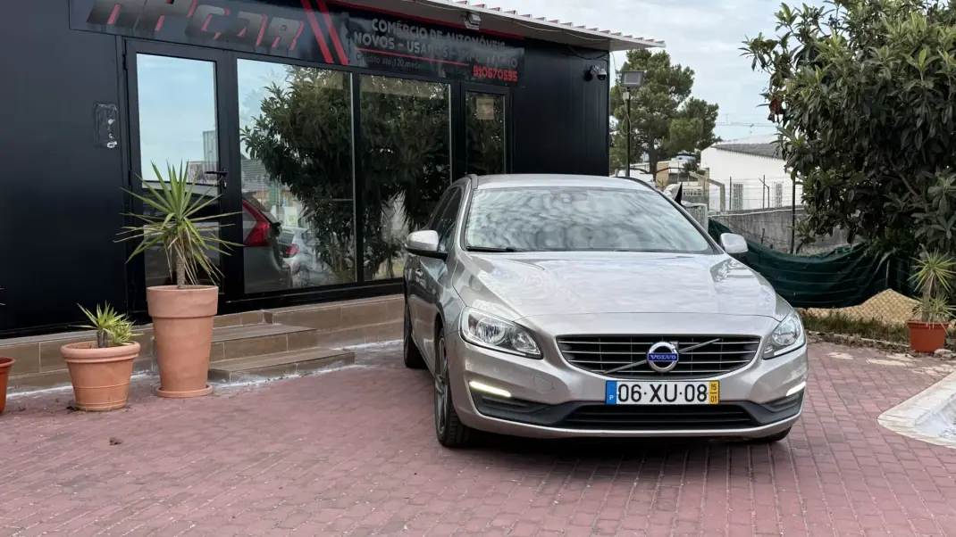 Volvo V60 2015 - 9990 EUR, 265000 km - 265000km - foto 10 de 25