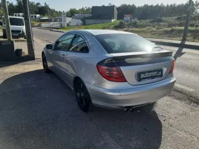 Mercedes-Benz C 180 2003 - 7000 EUR, 173500 km - AUTO.MOTO.pt - 173500km - foto 8 de 32