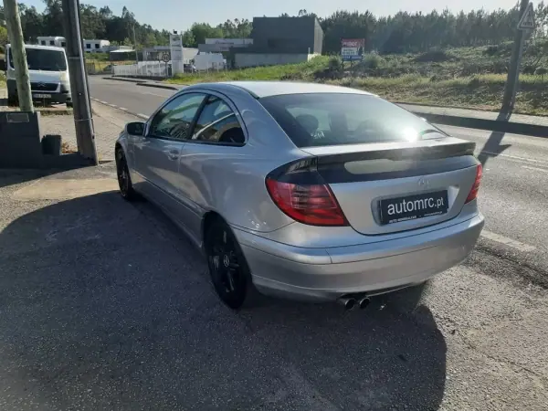 Mercedes-Benz C 180 2003 - 7000 EUR, 173500 km - AUTO.MOTO.pt - 173500km - foto 8 de 32