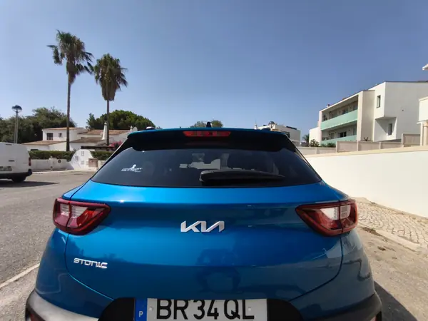 Kia Stonic 2025 - 15990 EUR, 12000 km - AUTO.MOTO.pt - 12000km - foto 6 de 11