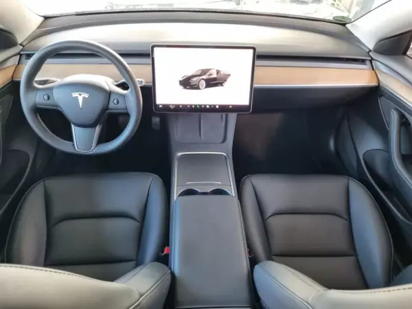 Tesla Model 3 2022 - 29950 EUR, 30000 km - AUTO.MOTO.pt - 30000km - foto 8 de 19