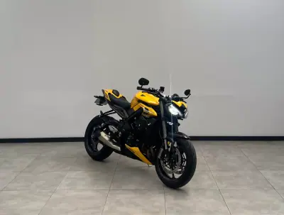 Triumph Street Triple 2024 - 9900 EUR, 24000 km - 24000km - foto 1 de 15