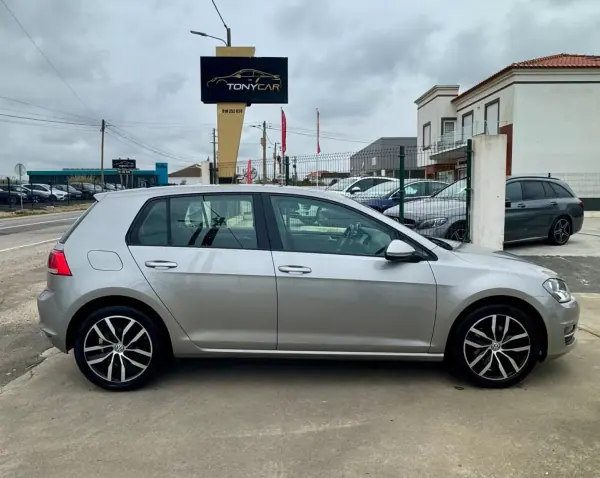 Volkswagen Golf 2016 - 18900 EUR, 98000 km - AUTO.MOTO.pt - 98000km - foto 7 de 27