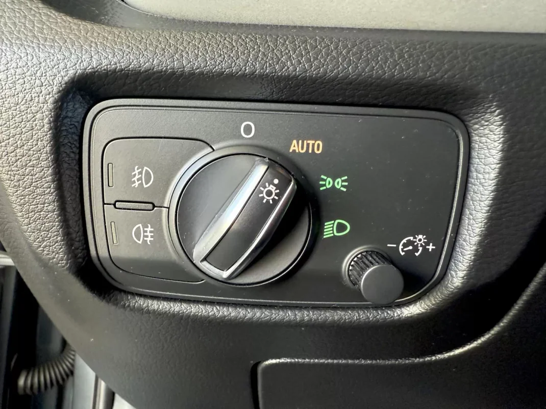 Audi A3 Sportback 2016 - 16000 EUR, 158000 km - AUTO.MOTO.pt - 158000km - foto 86 de 94