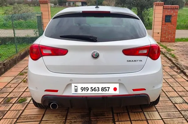 Alfa Romeo Giulietta 2019 - 14900 EUR, 163000 km - AUTO.MOTO.pt - 163000km - foto 5 de 15