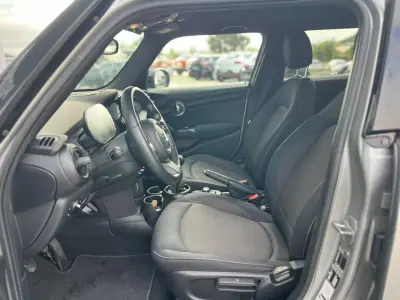 MINI Cooper 2023 - 25750 EUR, 34717 km - AUTO.MOTO.pt - 34717km - foto 10 de 19