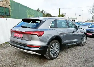 Audi e-tron 2020 - 31000 EUR, 110869 km - AUTO.MOTO.pt - 110869km - foto 8 de 29