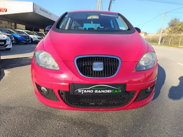 SEAT Altea 2004 - 6000 EUR, 330000 km - AUTO.MOTO.pt - 330000km - foto 8 de 17
