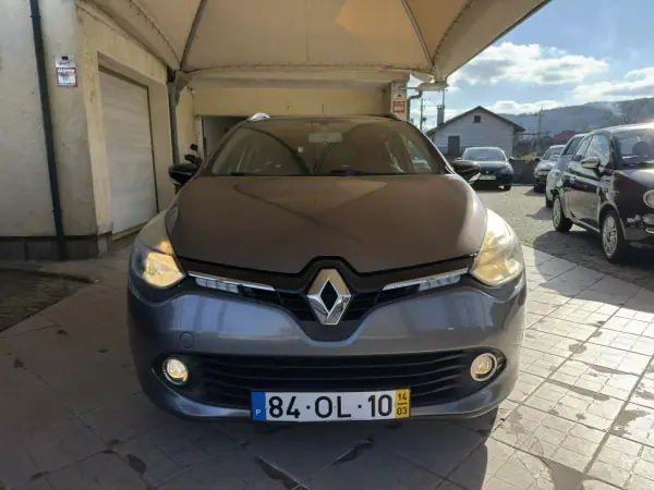 Renault Clio Sport Tourer 2014 - 8950 EUR, 143153 km - AUTO.MOTO.pt - 143153km - foto 12 de 30