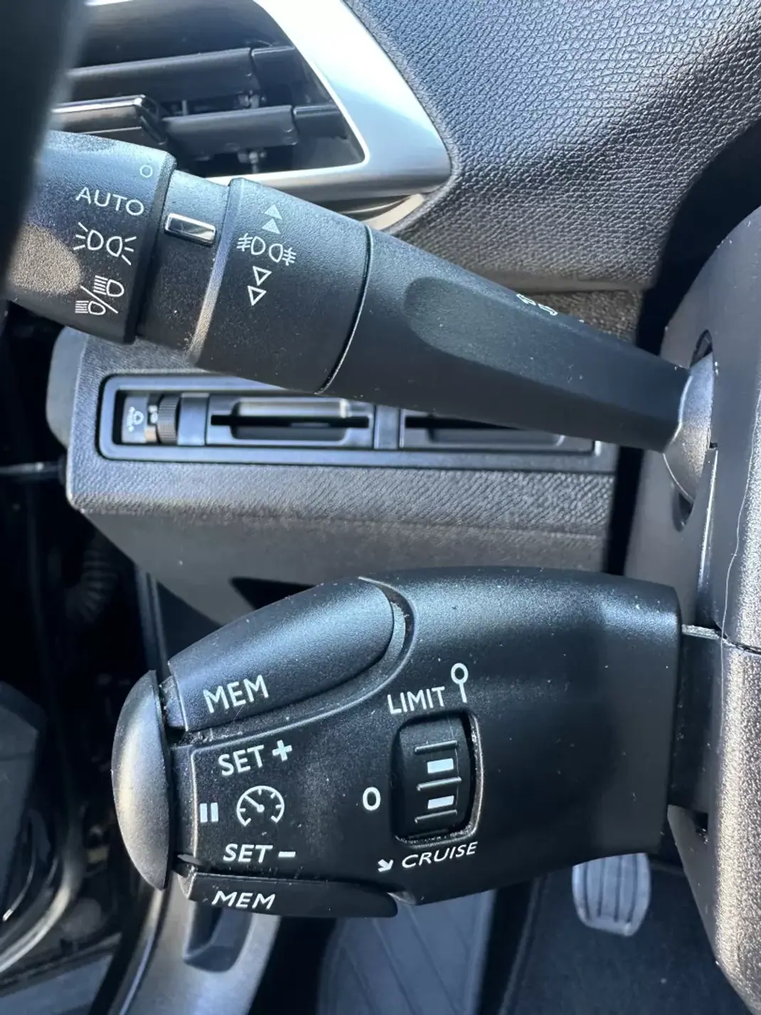 Peugeot 3008 2018 - 14900 EUR, 240000 km - 240000km - foto 40 de 62