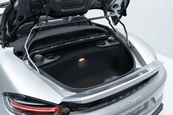 Porsche 718 Spyder 2020 - 124950 EUR, 16000 km - AUTO.MOTO.pt - 16000km - foto 16 de 52